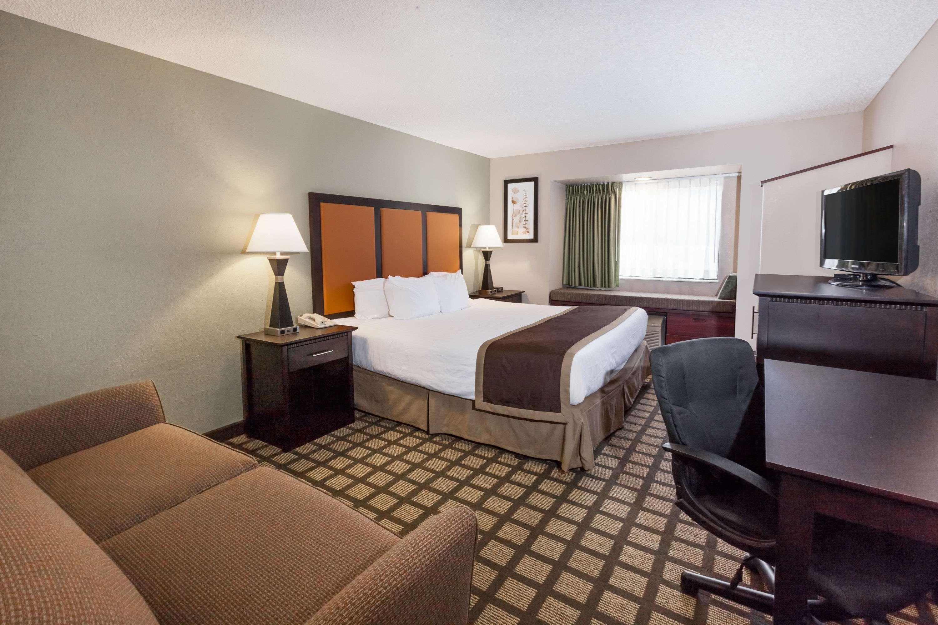 Baymont By Wyndham Gaylord Hotel Buitenkant foto