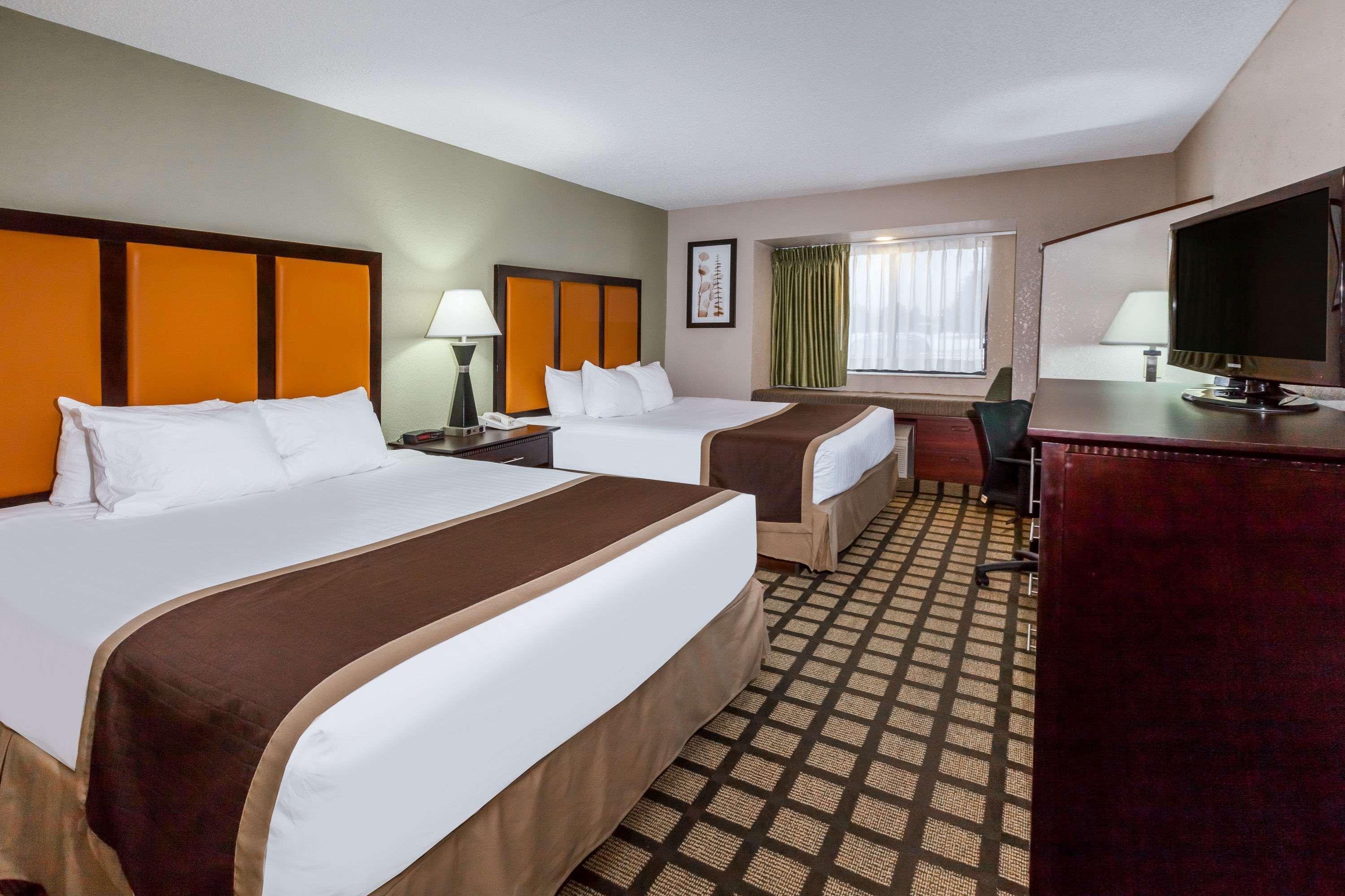 Baymont By Wyndham Gaylord Hotel Buitenkant foto