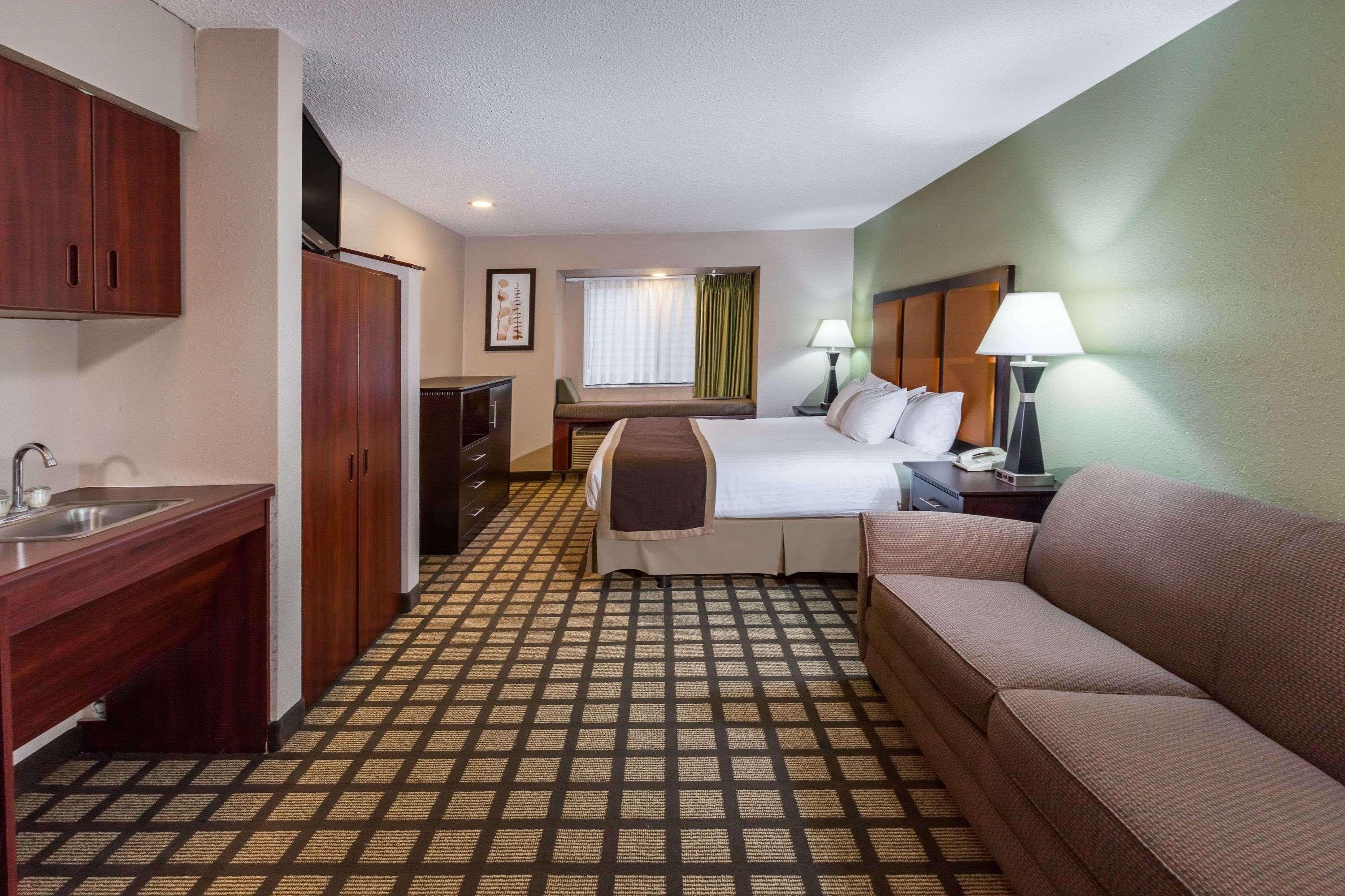 Baymont By Wyndham Gaylord Hotel Buitenkant foto