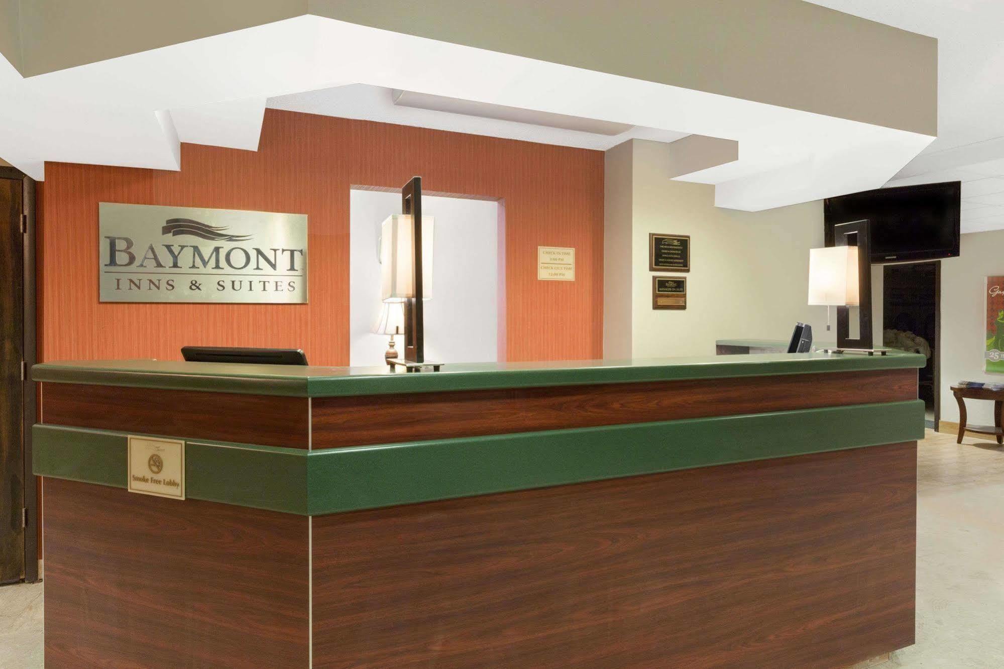 Baymont By Wyndham Gaylord Hotel Buitenkant foto